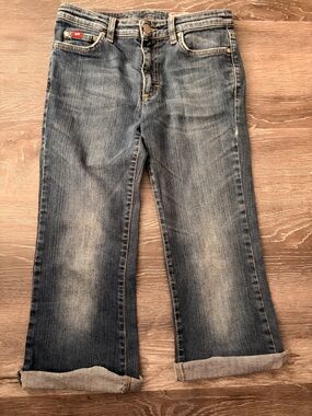 Women's Faded Blue Capri Jeans